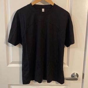 Lululemon athletic top, never worn size 6